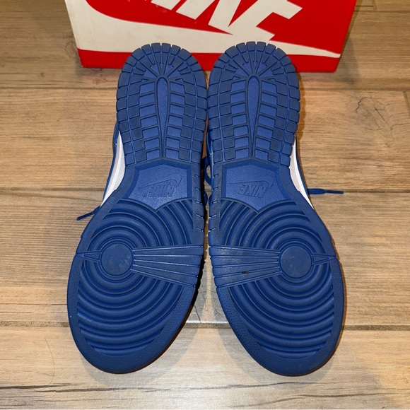 Nike SB Dunks White and Bkue Low Men’s Size 11 - Worn Once - With Box - Picture 8 of 8